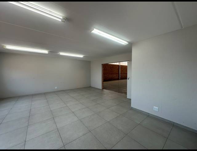 450M² WAREHOUSE TO LET IN HALFWAY HOUSE